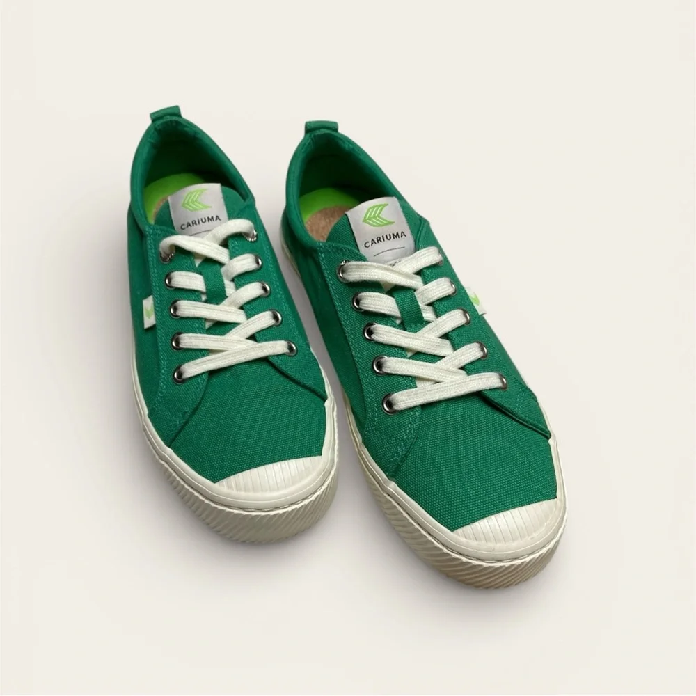 Cariuma Women’s Oca Low Sneakers Green Canvas Low Cap Toe Size 9